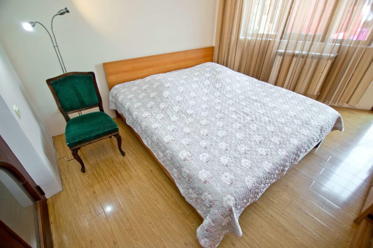 Apartment on Gorgiladze 25 Batoemi Buitenkant foto