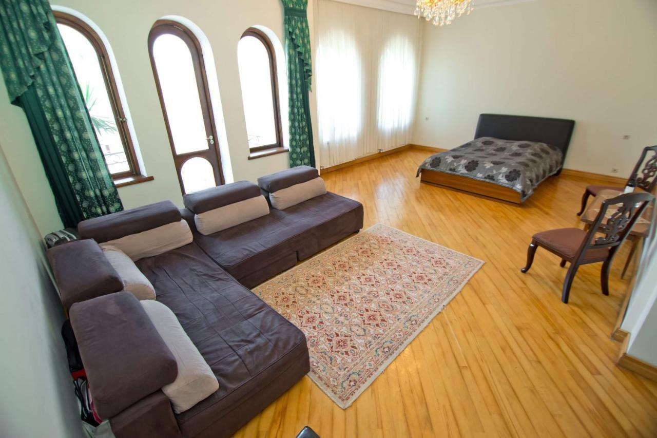 Apartment on Gorgiladze 25 Batoemi Buitenkant foto
